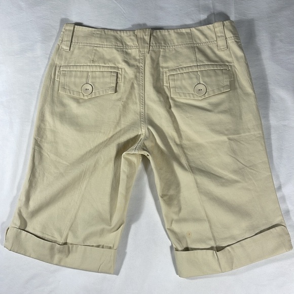Banana Republic womens pale yellow ribbed pleated Bermuda 12" shorts - size 4 - Picture 3 of 10